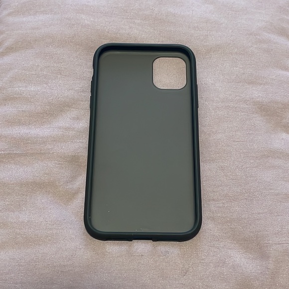 iPhone 11 case - Picture 2 of 4
